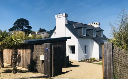 Le gite TY STEREC SWIMMING POOL indoor heated to 29° view and HAMMAM