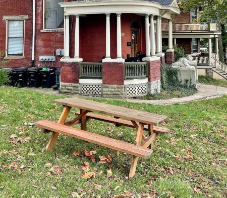 Victorian for 30+ Guests, 5 Min to Downtown Отели рядом с достопримечательностью «Цинциннати Зу & Ботаникал Гарден»