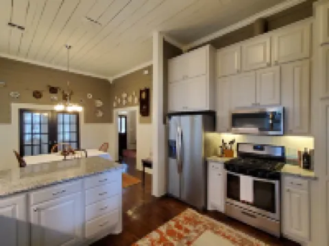 Charming & Cozy Victorian in Quiet Residential Setting 拉格蘭奇酒店