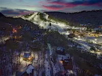 Beech Mtn: Walk to Slopes, Sleeps 9, Pet Friendly, Mountain Views, Cozy Retreat