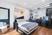 Cozy Modern Studio - Free Parking with Washer & Dryer Perfect for 1 or 2 People!