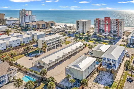 Beachy and Clean! Perfect for Couples! Sept Deals! Отели рядом с достопримечательностью «W Beach Blvd»