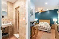 OB Bungalow Hotels in Ocean Beach