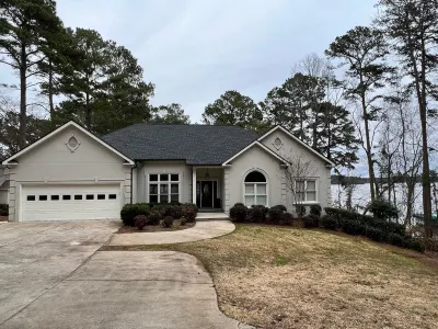 Lake front, Private cove, Big water view