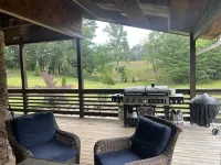 Large Modern Farmhouse on 3 acres 7 minutes from downtown