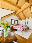 Cozy Creekview Cabin - Berkeley Springs, WV - 4-Star