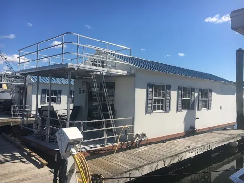 Fun houseboat. Walk to Boston attractions WIFI