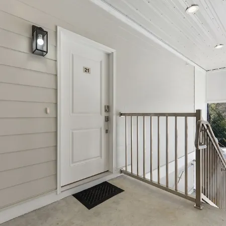 Beach View 1 Bed Apt.