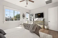 Luxe Paradise-Heated Pool, Spacious, Near Old Town