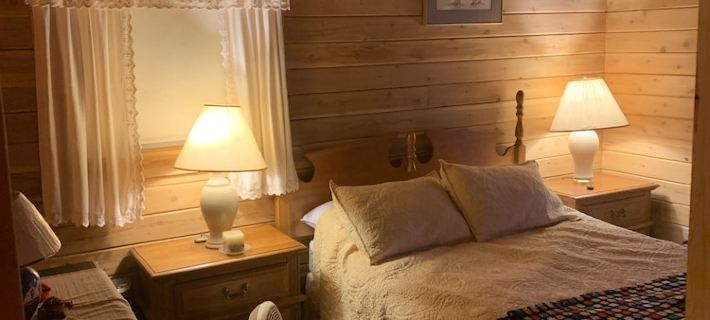 Island log home in Maine with ocean views Hotels in Waldo County