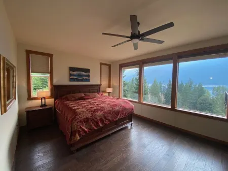 Amazing Views, Private lodge, Hot Tub and Sauna for a dreams vacation