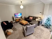 Beautiful Semi-detached House, Spacious for Family and Business.