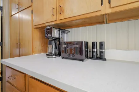 Creekside Cowboy Cabin with 360° Mountain Views