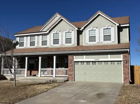 Relax with the whole family. Spacious home. Close to shopping and hiking trails