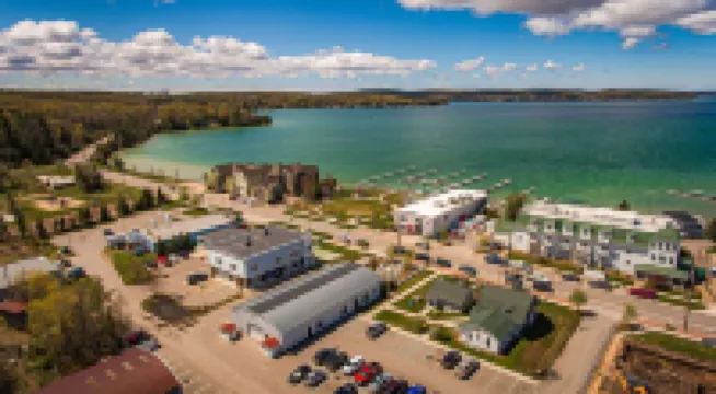 Private Cozy Cottage in Charming Walloon Lake Village - Sleeps 13!