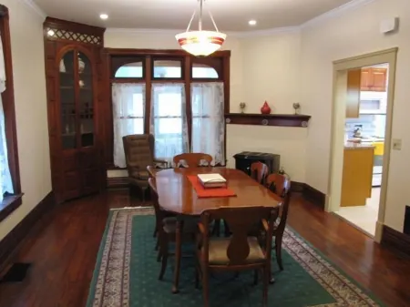 Historic Civil War house, great for family getaways.