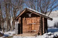 Ski/Mountain Bike Cabin, hot tub, amazing views, 6 acres