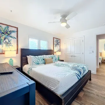 Island Vibes Beach House~ 4 Min. Walk 2 Beach • Heated Pool • King Beds