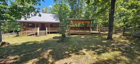 THE WOODLANDS - VERY QUIET SECLUDED CABIN