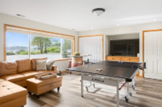 Renovated home w/ breathtaking views of the bay and new hot tub