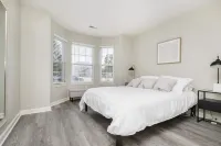 Sweet Creek Retreat-Beautiful Fishers-EV friendly