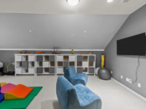 Keller’s Crown - Huge House Near Stadiums - Hot Tub & Pool Table Hotels in Keller