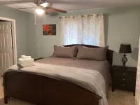 Entire Home & Fenced Yard For Family & Pets