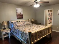 Cozy Coosawatee Cabin on top of Eagle Mountain with hot tub, fire pit and fun!!