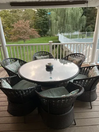 Home away from home Hot Tub and Pool in Middletown home of Wesleyan university