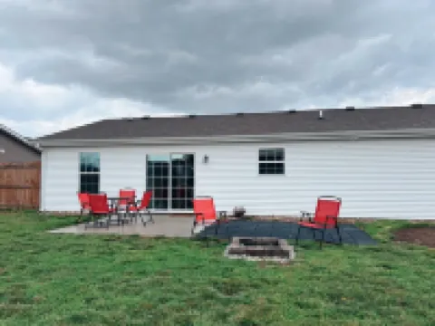 The Hanover Hideaway! Minutes from Hanover College, 5 Miles to Downtown Madison!