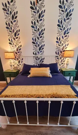 Charming Cottage with direct access to Lake Livingston!