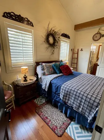 House with Lakeview & Hot Tub