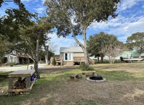 Charming Historic Cottage with Private Waterfront on Core Sound -Pet Friendly