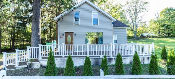 Windham Pet Friendly home, 2-5min from Ski, Hiking Trials, GoldenLake, Rest&Bars Hotele w: Windham