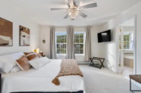 Waterfront Home with Hot Tub, Kayaks, and Fast Wifi