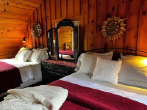 Heritage hideaway-Secluded Log Cabin Hotels in Fillmore County