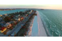 Prime location on Pass-A-Grille Beach! Everything you need is here!
