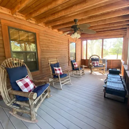 Modern Private Cabin, Fishing, Shooting Range, Fire Pit, 4WD Trails & Canoeing