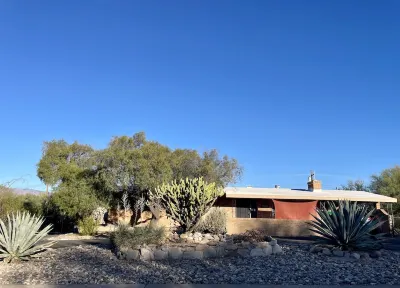 Quiet Eco-Friendly Home Close to Downtown & Desert—Wildlife in Abundance! Hotel in zona Feliz Paseos Trails Park Trailhead