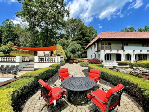 Welcome to @ViewLaneVilla "Insta/IG" NJ Mediterranean Villa with Lake Views Hotels in 