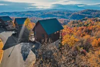 5 Starr Views! Hot Tub Games. Sleeps 20 5 BR 4.5 baths. Close to Dollywood
