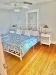 Large newly renovated Cape Victorian 5 blocks from the beach, sleeps 12