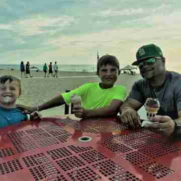 Asher's Lake Michigan Premier 2 BR Beachfront Penthouse Condo - Book today!! Fitness & Recreational Facilities