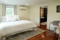 Luxurious 3-Bedroom Home Surrounded by Natural Beauty, Close to Top Attractions