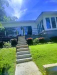 "Deja Blue" Lakeview Villa w/ Luxe Master Bedroom Views