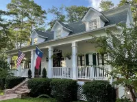 Spacious Lake House with Sam Rayburn Water Frontage 賈斯珀縣酒店