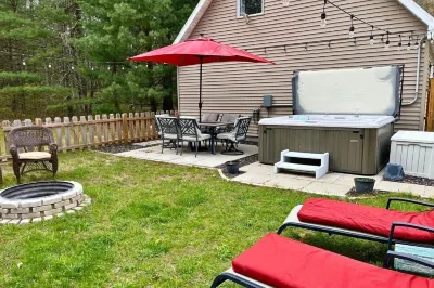 Cozy Pentwater Retreat with Hot Tub