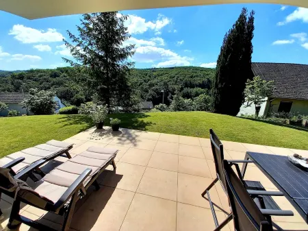 Villa Waldallee - Apartment with forest view, 84sqm