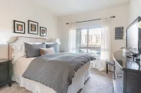 Walk to all Kirkland has to offer Hoteles en Kirkland