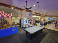 Family-Friendly Branson Condo w/ Outdoor Pool!